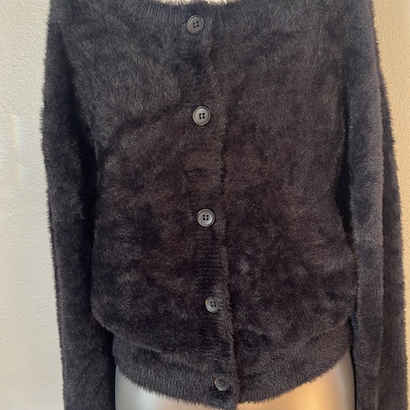 Good American Black Fuzzy Button Down Cropped Cardigan NWT - Picture 5 of 9